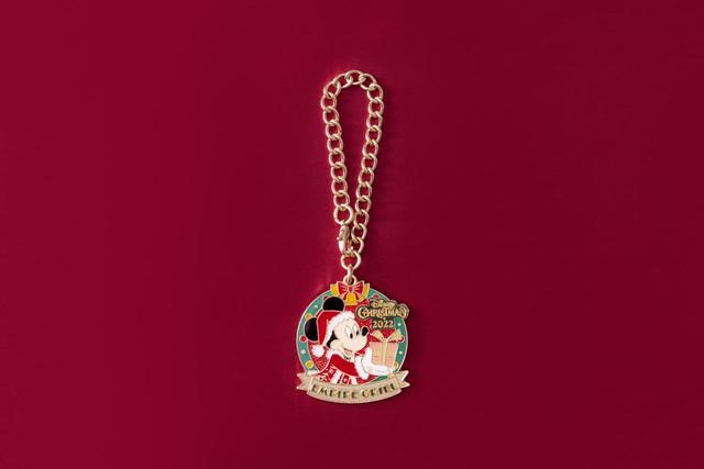 エンパイア・グリル ”ディズニー・クリスマス”スペシャルディナー エメラルド付帯チャーム