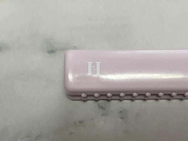 バックにも「H」ロゴ入りなのがうれしい！