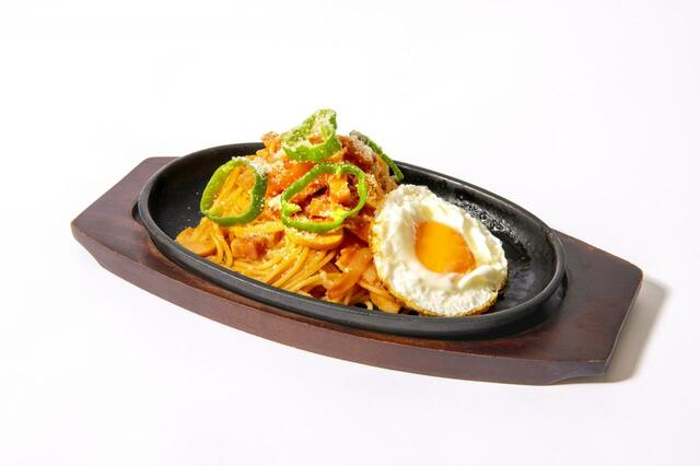 カフェ・トレイル＆トラック「鉄板ナポリタン」