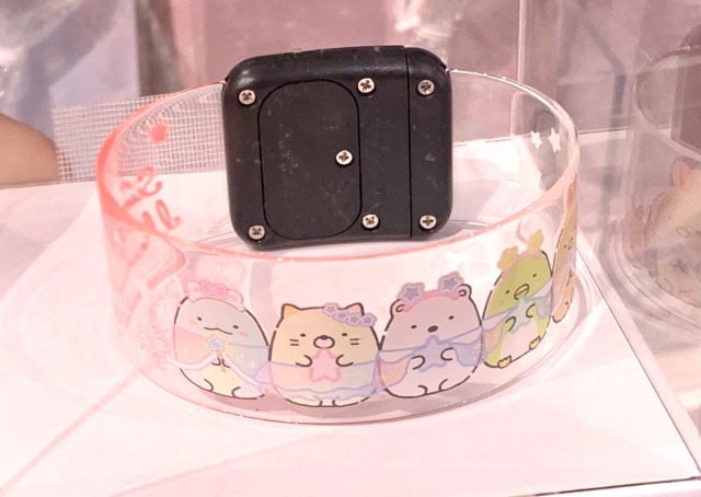 光るブレスレット