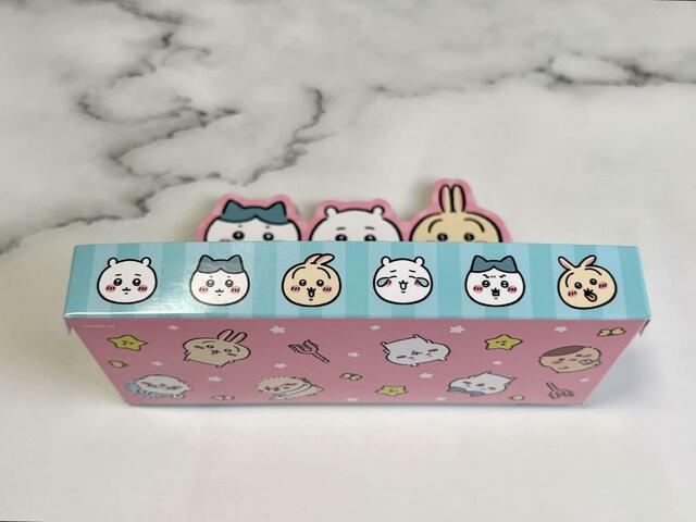 【おえかきぱふぇ　ちいかわスタンプ特大号付録】側面にもかわいいイラストが！