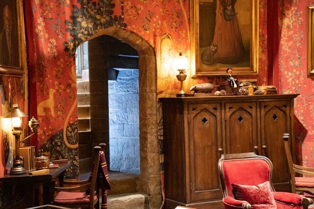 グリフィンドールの談話室｜ワーナー ブラザース スタジオツアー東京 メイキング・オブ・ハリー・ポッター