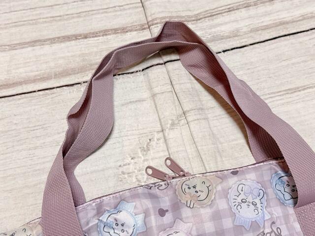 持ち手は長めの設計なので肩がけ可能！