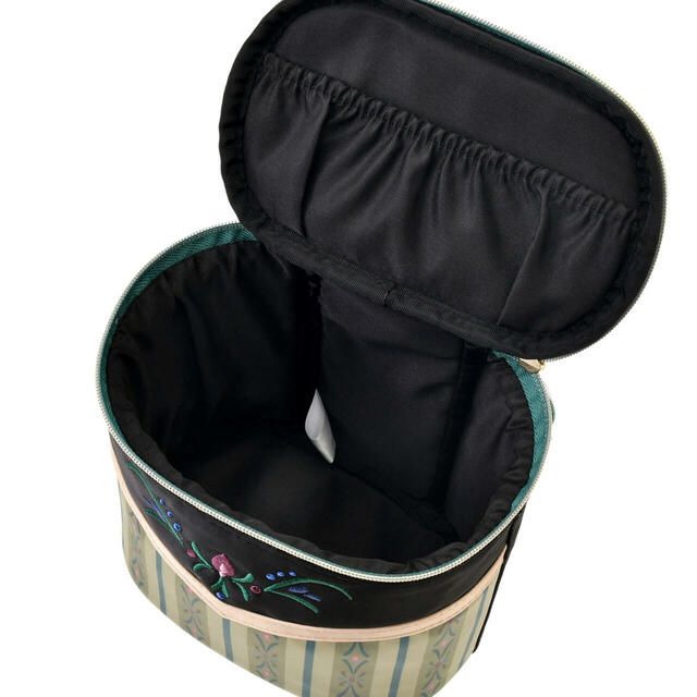 バニティポーチ DISNEY FROZEN 3,800円