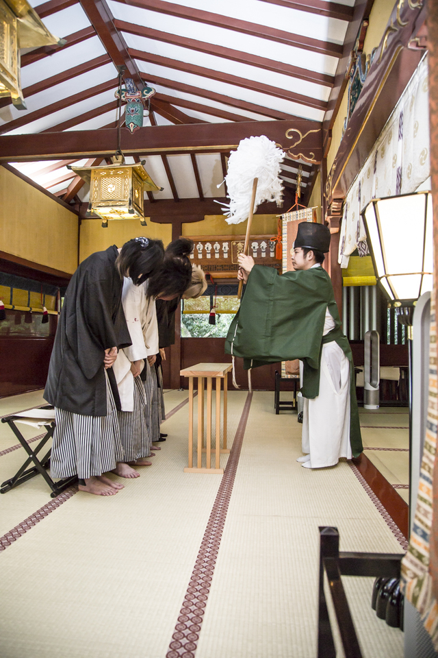 今回の撮影はO-WEST本当にソールド祈願として、ガチの神社に祈祷に行きました。　（撮影：沢田ポンヤ）