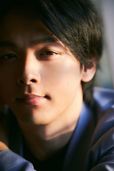 中村倫也 撮影：奥田耕平