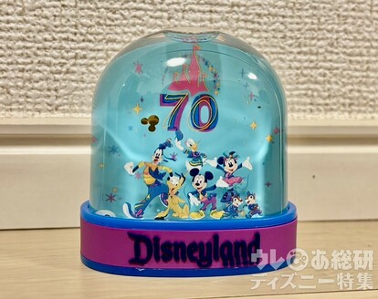 ディズニーキャラクター スノードーム ミュージック＆ライトアップ 70周年 ディズニー】買ってよかった～！70周年記念の「高コスパお土産」現地