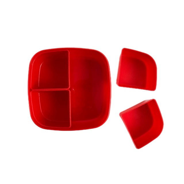 【フライングタイガー新商品】フードコンテナ 440円／仕切りがあるので便利