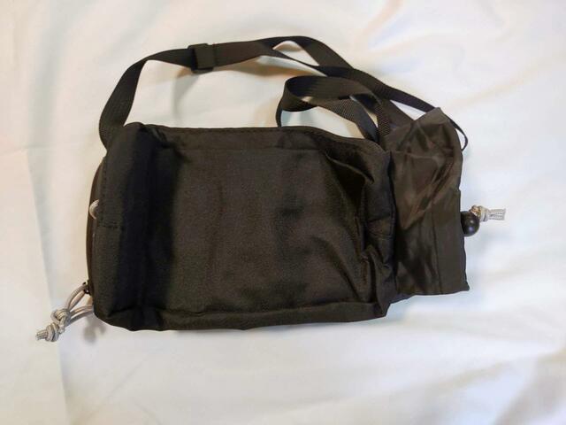 【MonoMax】「付録：キャプテンスタッグ ショルダーバッグ」裏はシンプルな無地になっている