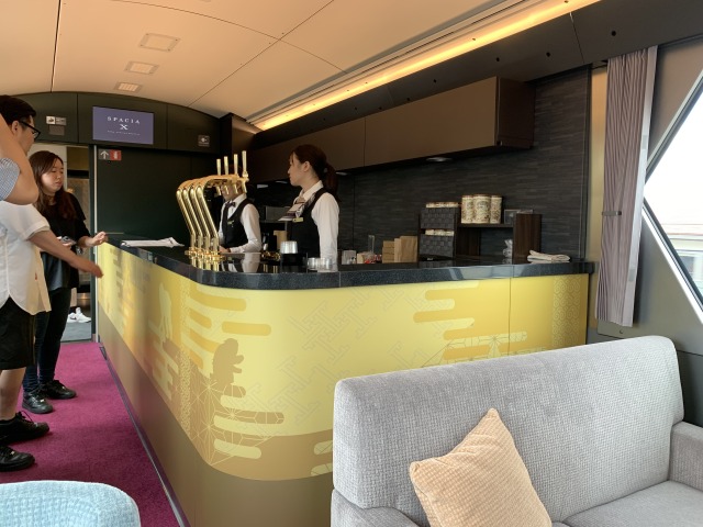 コックピットラウンジのカフェカウンター