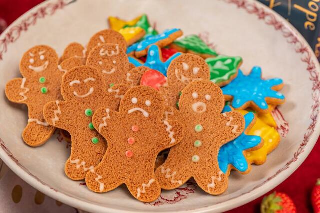 「ジンジャーマンクッキー」<期間:2025年11月1日~12月31日>【【神戸北野ホテル】いちごのデコレーションがキュートな「クリスマス・スイーツビュッフェ」を開催!超巨大「いちごのミル・ミル・サントノーレ」も登場!】