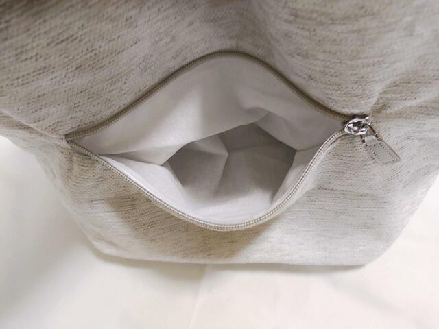 携帯が入るくらいのサイズ【ニトリデコホーム商品】トートバッグ（シマエナガ）