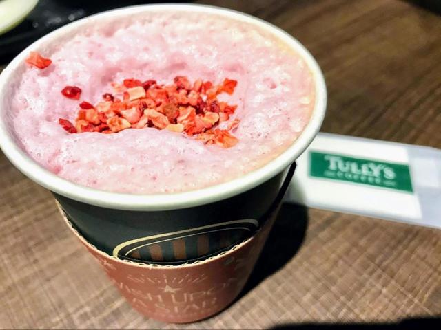 ルビーチョコ＆苺ロイヤルミルクティー