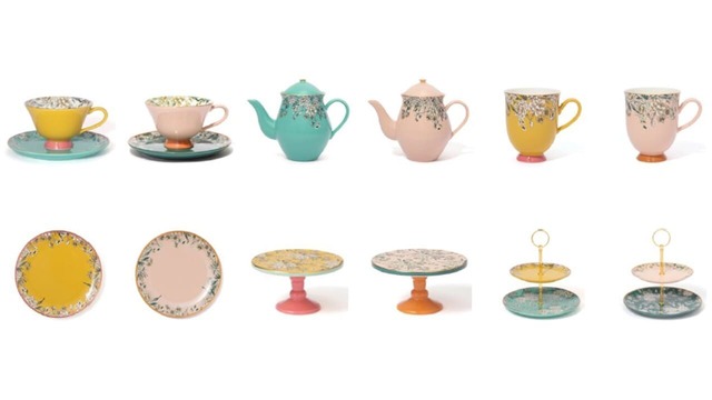 【Francfranc】「シノワズリ カップ＆ソーサー」イエロー／ピンク ￥1,800、「シノワズリ ティーポット」ブルー／ピンク ￥2,400、「シノワズリ マグカップ」イエロー／ピンク ￥1,200、「シノワズリ プレート」イエロー／ピンク ￥1,400、「シノワズリ スタンド」イエロー／ピンク ￥1,200、「シノワズリ スタンド 2段」イエロー／ピンク ￥2,200