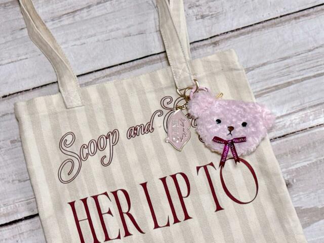 A4サイズのバッグにつけてみました♪