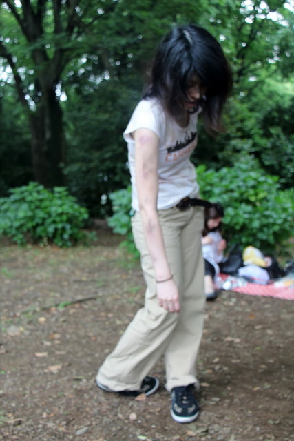 ゾンビウォーキング／ゾンビウォークのお手本を披露