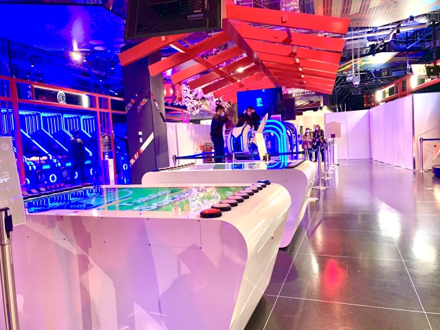 「ネオニッポン」っぽい内装がSNS映えしそう