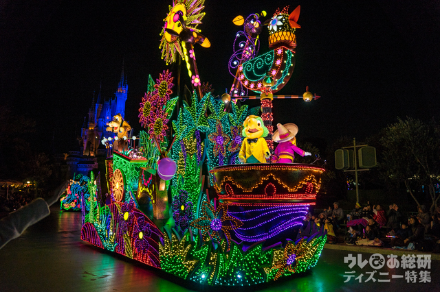 クリスマスバージョン「東京ディズニーランド・エレクトリカルパレード・ドリームライツ」（2016年）｜東京ディズニーランド「クリスマス・ファンタジー」