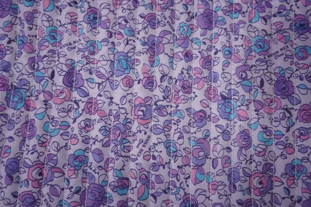 花柄がかわいいテキスタイル