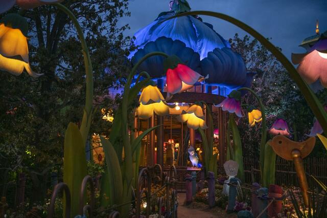 東京ディズニーシー「ファンタジースプリングス」内「フェアリー・ティンカーベルのビジーバギー」