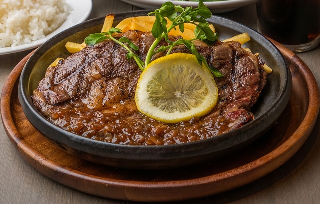 USリブアイロールグリルステーキ200g 淡路島玉ねぎソース