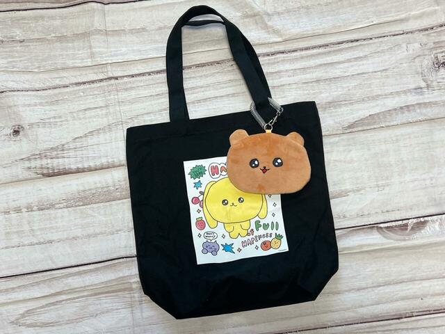 トートバッグにつけてみました♪