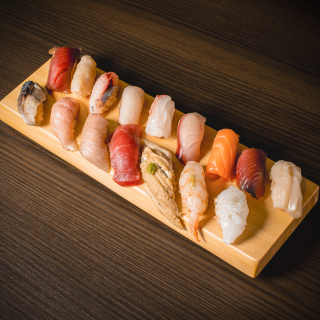 ほぼ玉宮 スシノキモチの「極み寿司食べ放題」提供寿司イメージ