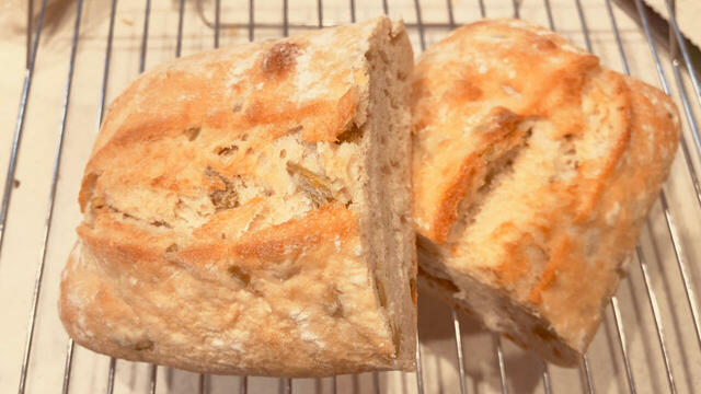 BamPisパン工房　(バムピス)「オリーブチャバタパン」