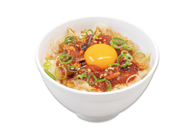 「鰹ユッケ丼」<単品価格:550円(税込)>【焼肉も和食も中華も食べ放題!じゅうじゅうカルビの食べ放題コースに「カツオのたたき」や「エビチリ」などの春限定メニューが登場!】