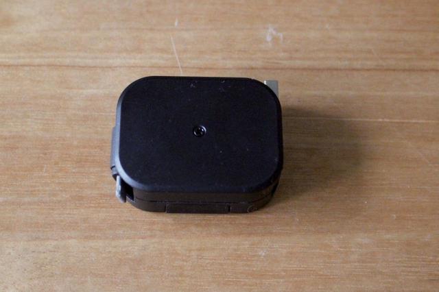 【ダイソー】充電専用リール式スタンド付きライトニングケーブル／200円