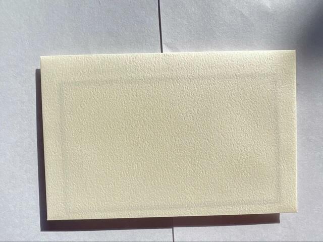 【セリア ミニカード 5P シンプルモノトーン】表側にメッセージが来ると封筒から出さなくても読めてしまいます