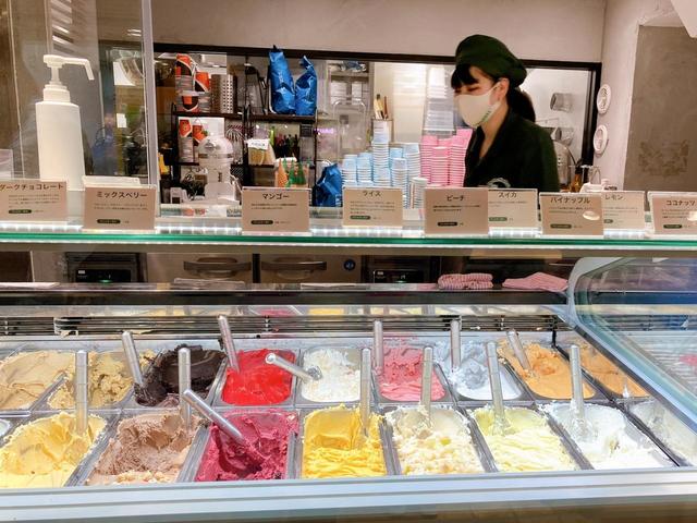 ジョリッティ新宿店の店内