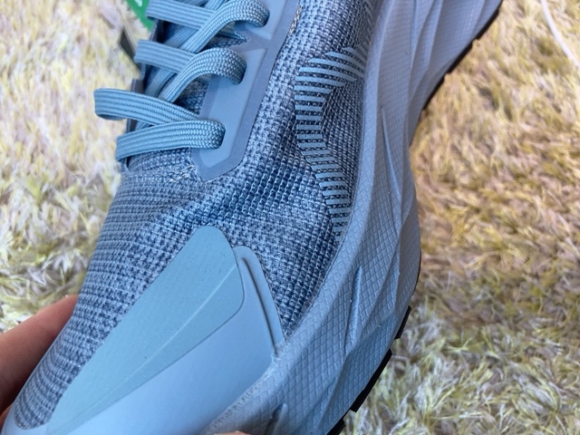 【ワークマン 防水シューズハイバウンスレイン】幅広めなので、外反母趾でも圧迫感なく快適に履けました！