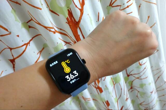 【3COINS デバイスバンドplus】装着している肌の表皮温度もすぐ分かります