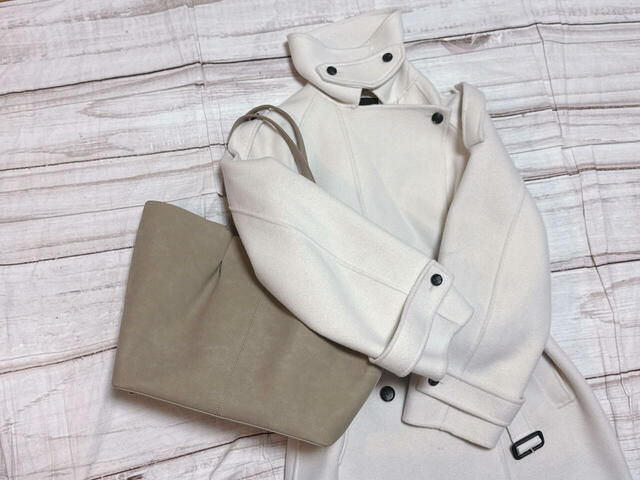 お仕事コーデには大きいバージョンで♪