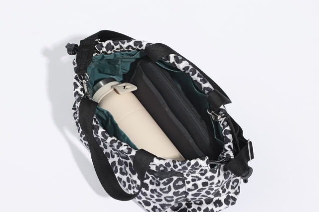 【レスポートサック「E/W City Drawstring Bag」】500mlのボトルや長財布の収納が可能！