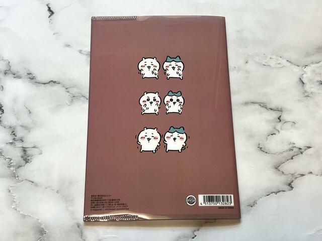 裏側はパスタダンスを踊るちいかわとハチワレデザイン♪