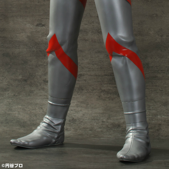 『究極造形シリーズSP　ウルトラマンCタイプ　劇中カラーVer.』 ブーツ　(C)円谷プロ