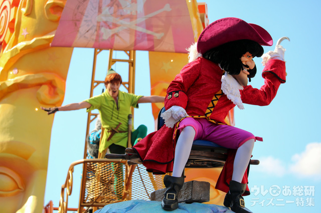 「ディズニー・スターズ・オン・パレード」フック船長とピーター・パン