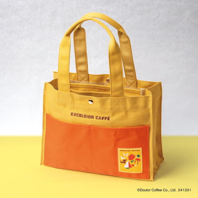 「エクセルシオール カフェ×クレパス（R）オリジナルバッグ」＜サイズ：約Ｗ300×Ｈ200×D120mm＞【レトロで可愛い福袋♪エクセルシオールカフェがサクラクレパスとコラボした「2025 HAPPY BAG」登場！】　