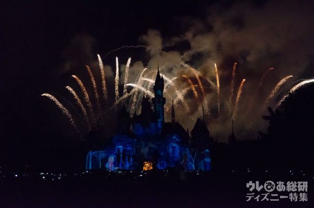 「ディズニー・イン・ザ・スターズ」花火｜香港ディズニーランド・リゾート