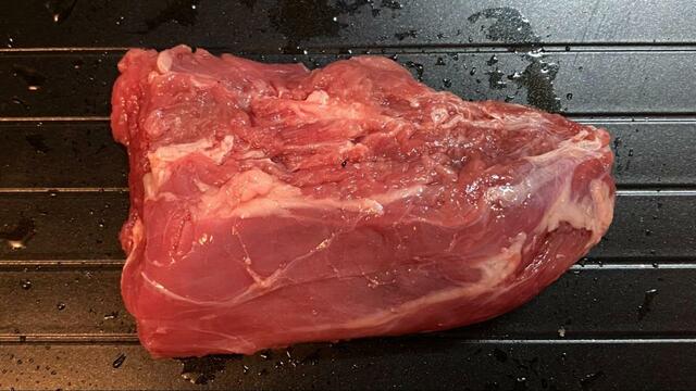 【解凍プレート】牛ブロック肉の60分後の状態