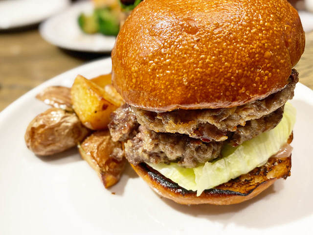 「The Burn」ジューシーハンバーガーもテイクアウトOK
