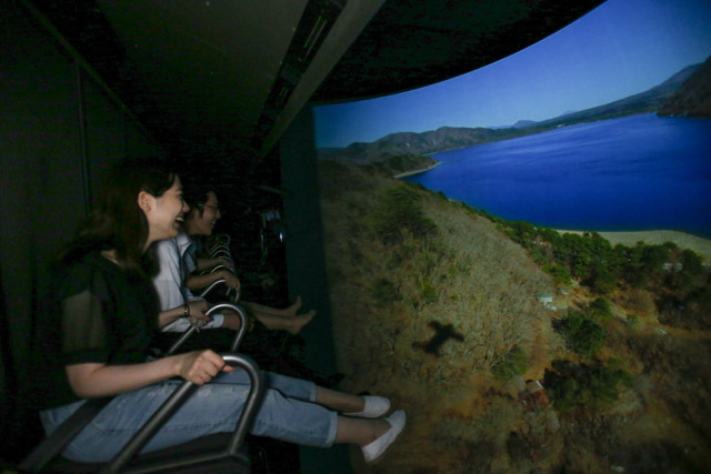 富士急ハイランド「富士飛行社」