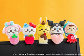 ちいかわ×サンリオキャラクターズ デスクトップから見守るひっかけぬいぐるみ 5種　各1,870円(税込)