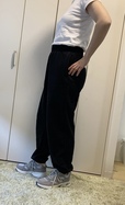 【ユニクロ スウェットパンツ（丈標準65～67cm）】全体的にゆるめなので、お尻のラインも出にくいです