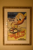 ドナルドが描かれたポップアートが飾られております。