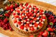「3種のベリーとチョコレートのタルト」piece ¥918 / whole(25cm) ¥9,180【キル フェ ボン「2024 VERY STRAWBERRY」】