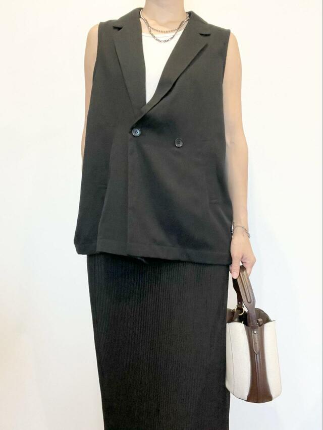 【GLOBAL WORK 多機能プリーツIラインスカート】ちょっときれいめに着たい時はジレを合わせるのもおすすめ◎