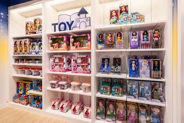 【ディズニーストア 太田イオンモール店】店内のアイテム